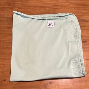 Ollie Baby Swaddle in Light Green